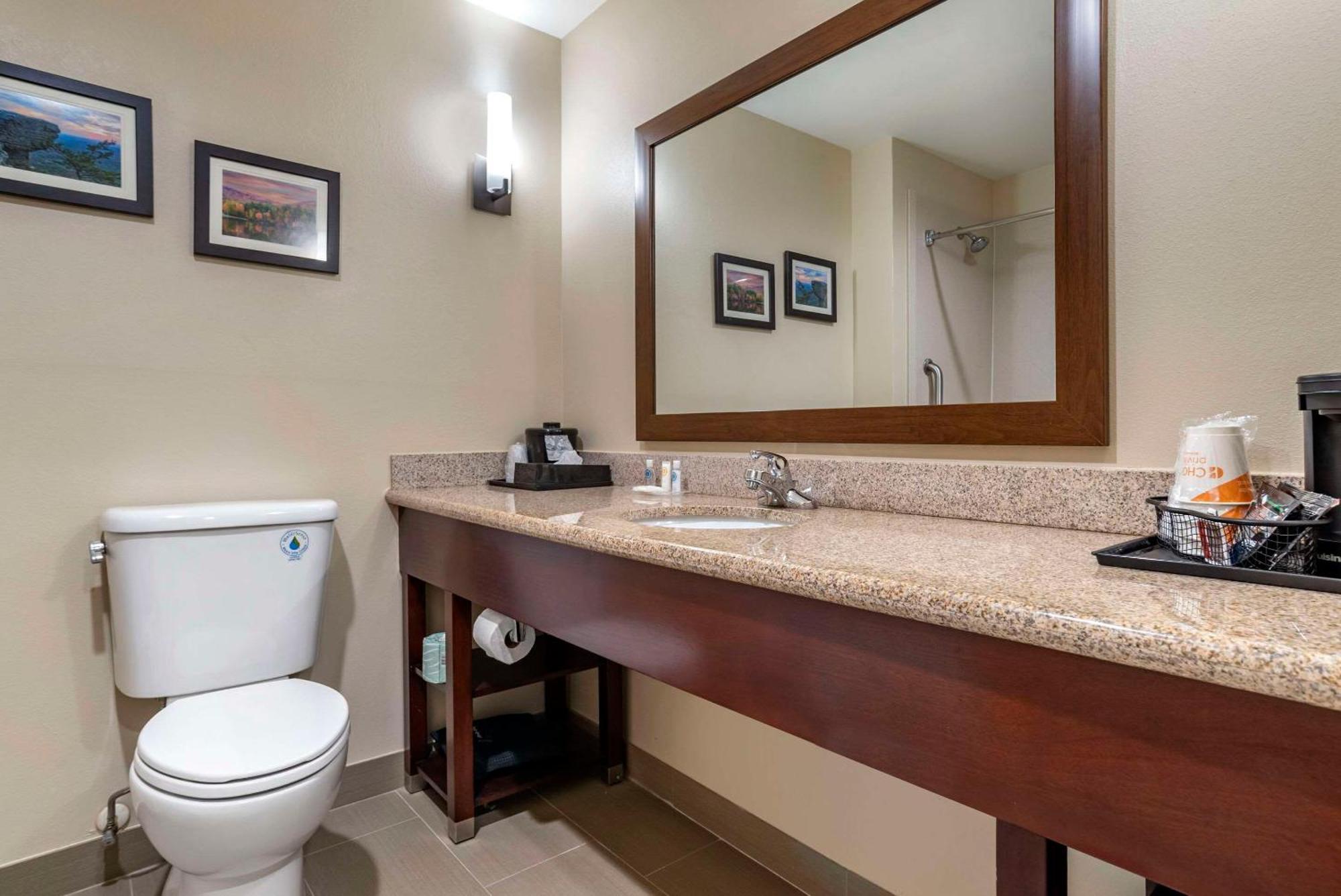 Comfort Pell I-20 Exit 158 Hotel 3*